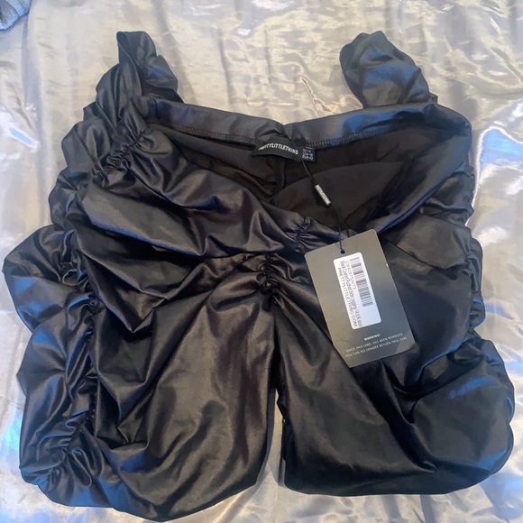 PRETTY LITTLE THING BLACK COATED RUCHED LEGGINGS - Picture 2 of 2